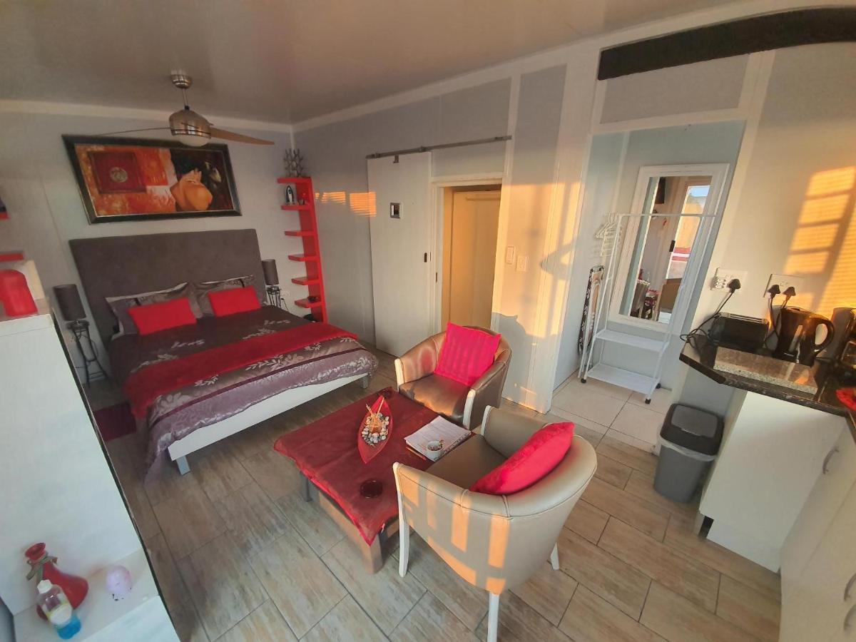 Atlantic Studio - Compact Unit With Sea Views Melkbosstrand Exteriör bild